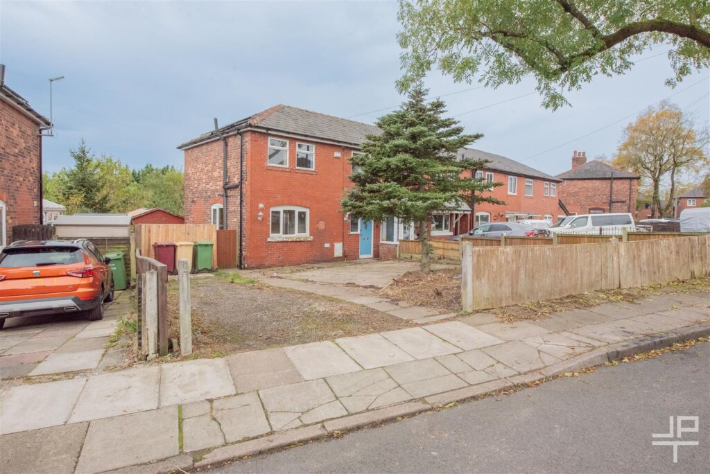 48 Wingates Grove, Westhoughton, Bolton, BL5 3PH