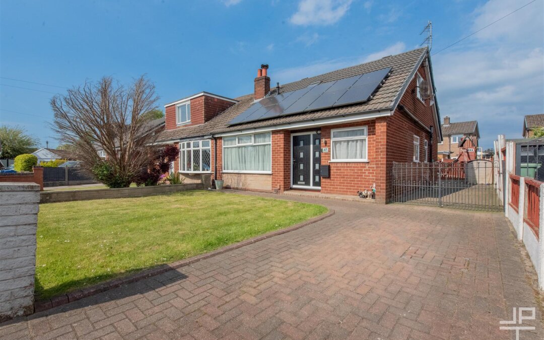 Kenilworth Road, Lowton, Warrington, WA3 2AZ