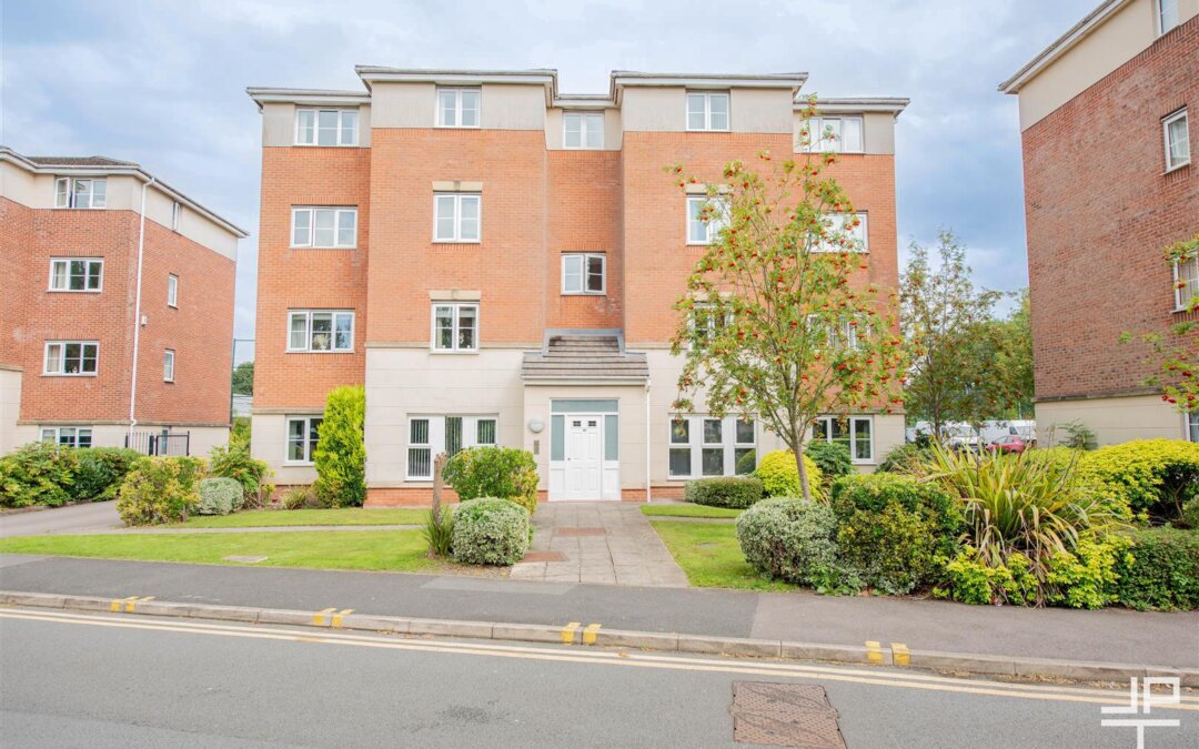 Ledgard Avenue, Leigh, WN7 4BG