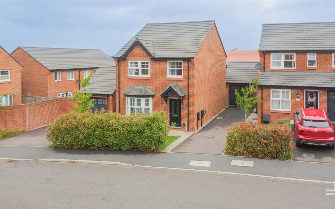 Kirkfell Drive, Middleton, Manchester, M24 5AP