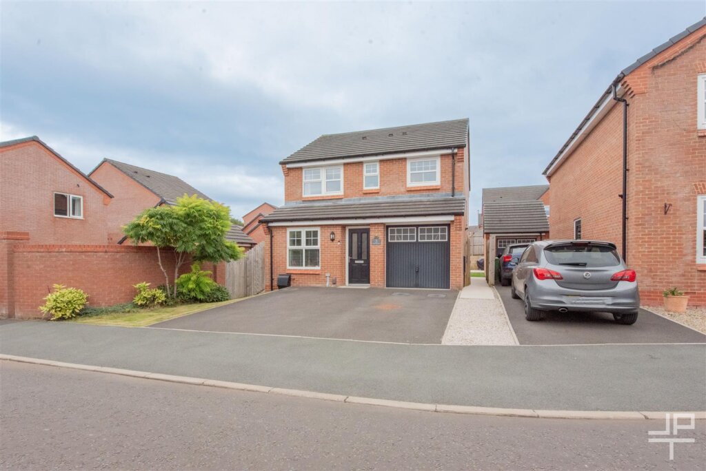 Hale Grove, Chorley, Greater Manchester, PR7 3SD