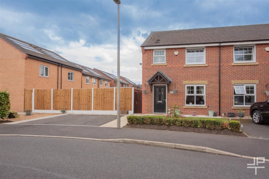 Baines Close, Leigh, WN7 4BP