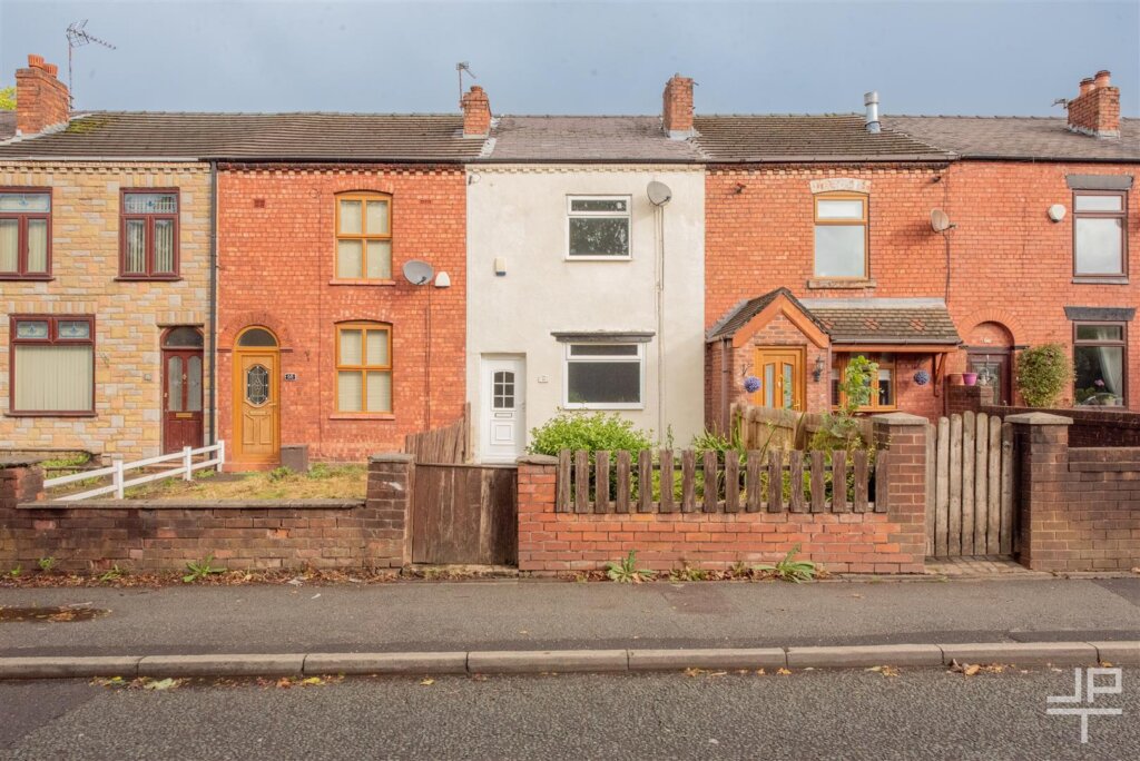 Smiths Lane, Hindley Green, Wigan, WN2 4XR