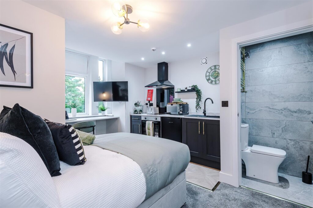 Lovely Lane, Warrington, Cheshire, WA5 1TZ