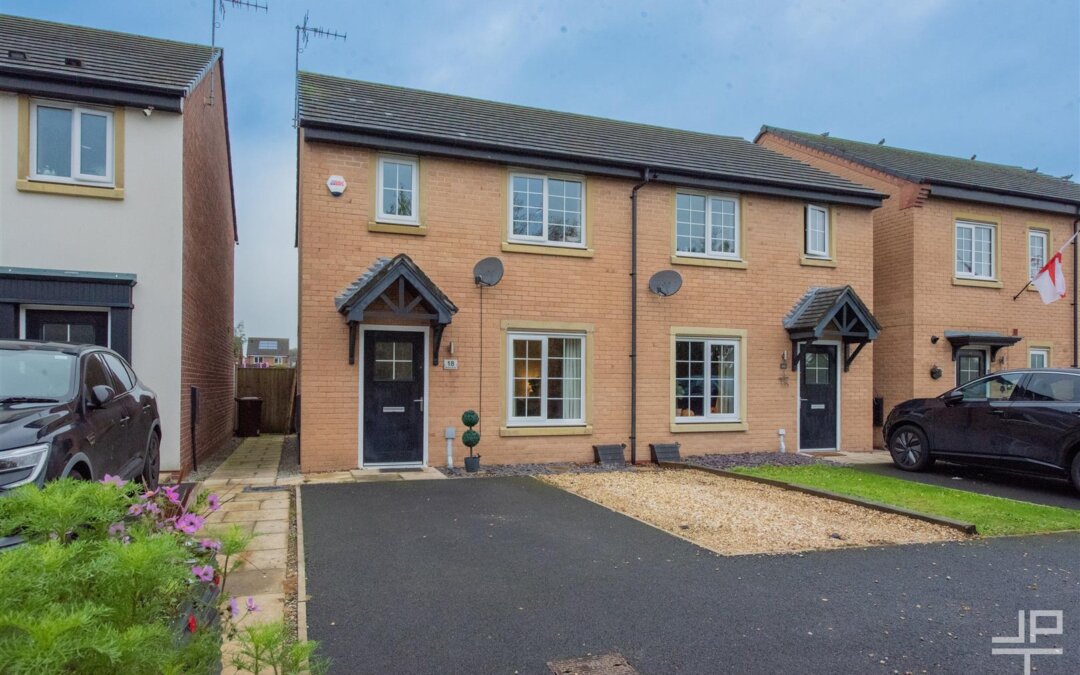 Baines Close, Leigh, WN7 4BP