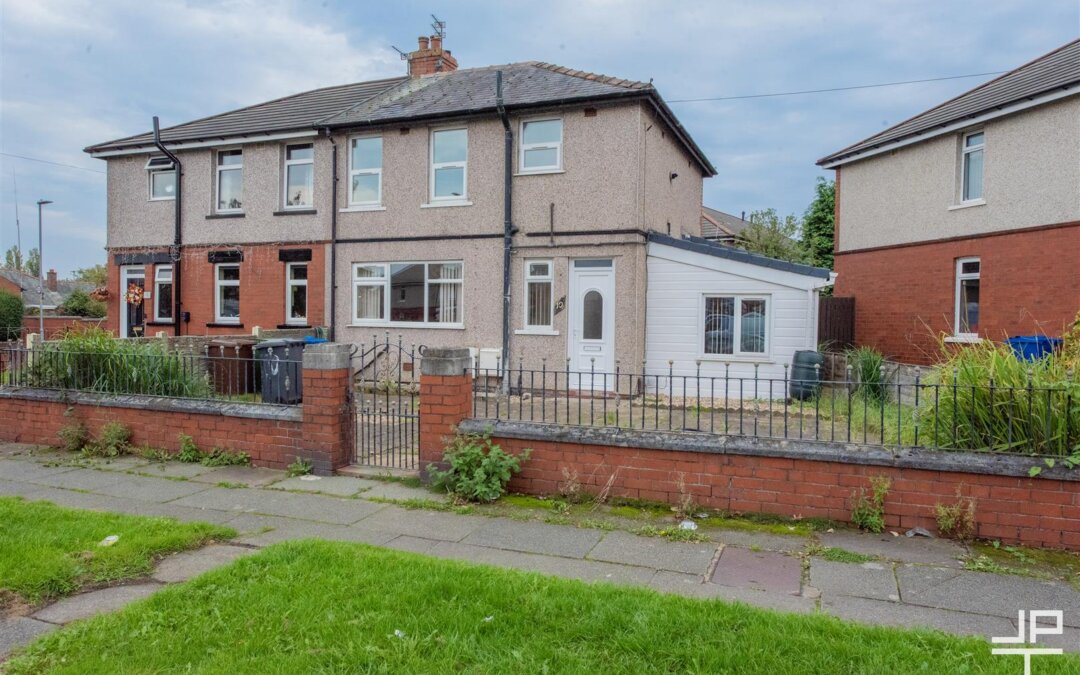 Hope Carr Road, Leigh, Greater Manchester, WN7 3ET