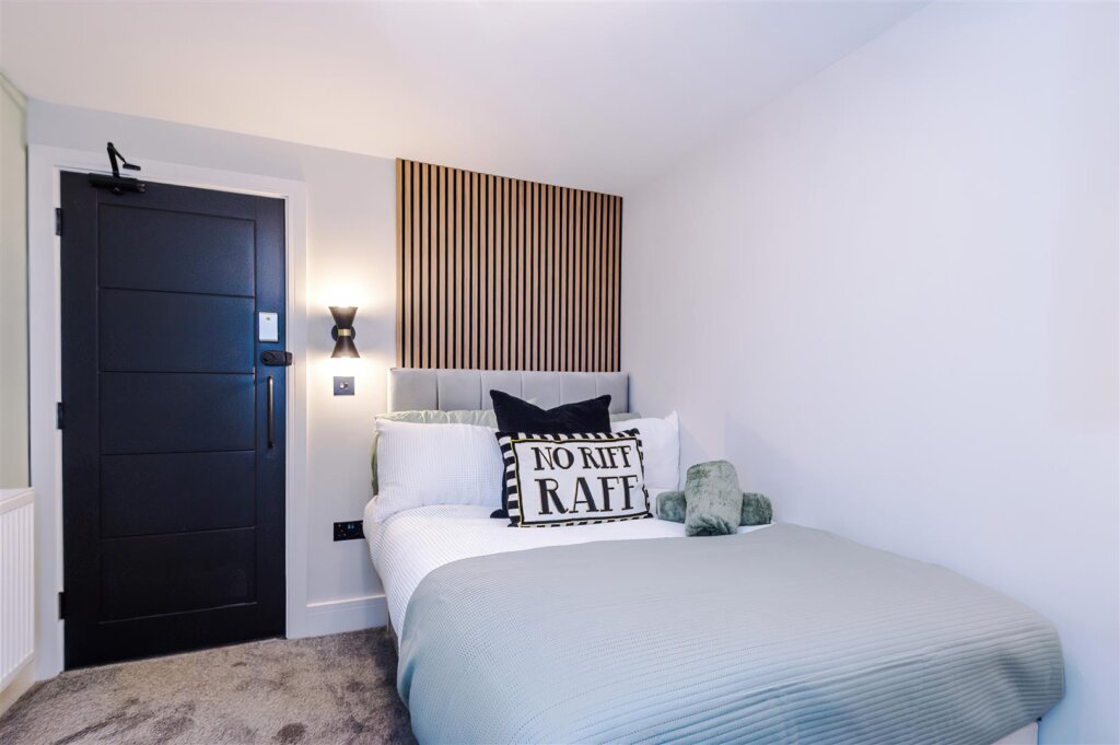 Lovely Lane, Warrington, Cheshire, WA5 1TZ