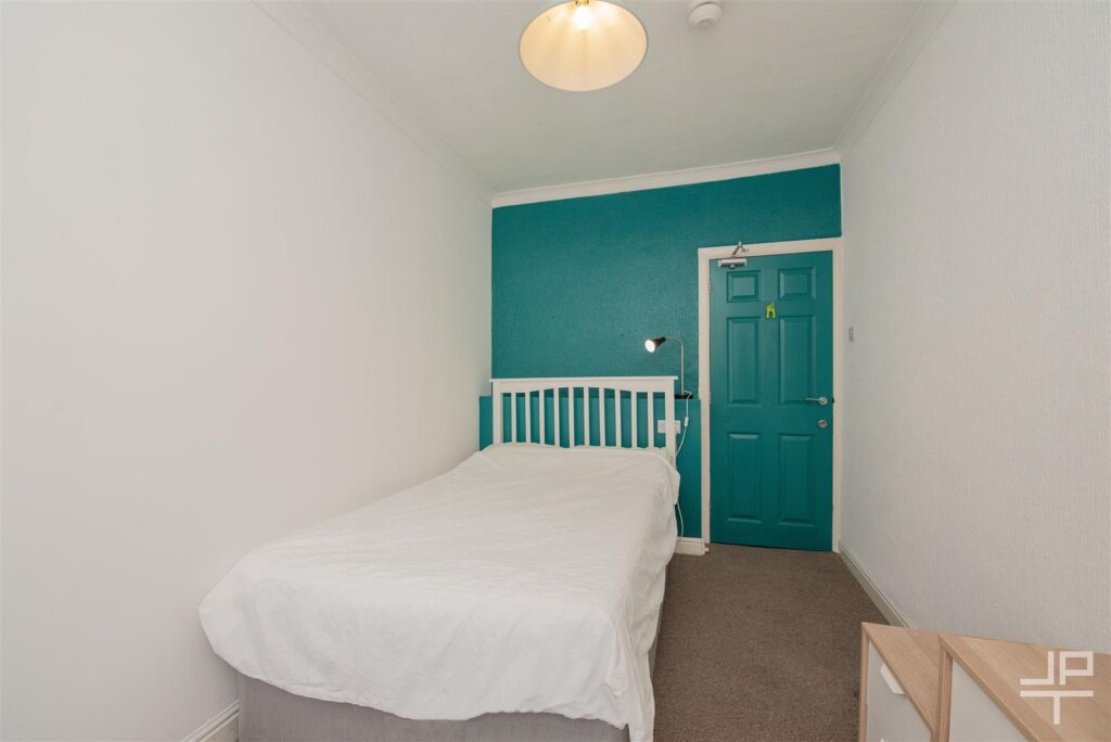 Room 2, Atherton, Manchester