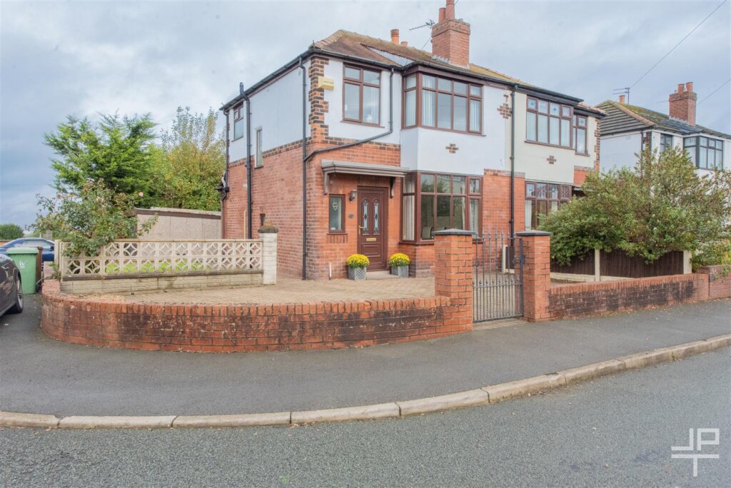 Pear Tree Grove, Tyldesley, Manchester M29 8PD