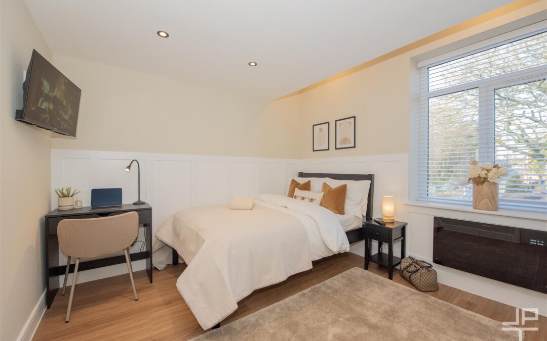 Rochdale Old Road, Bury, BL9 7LR