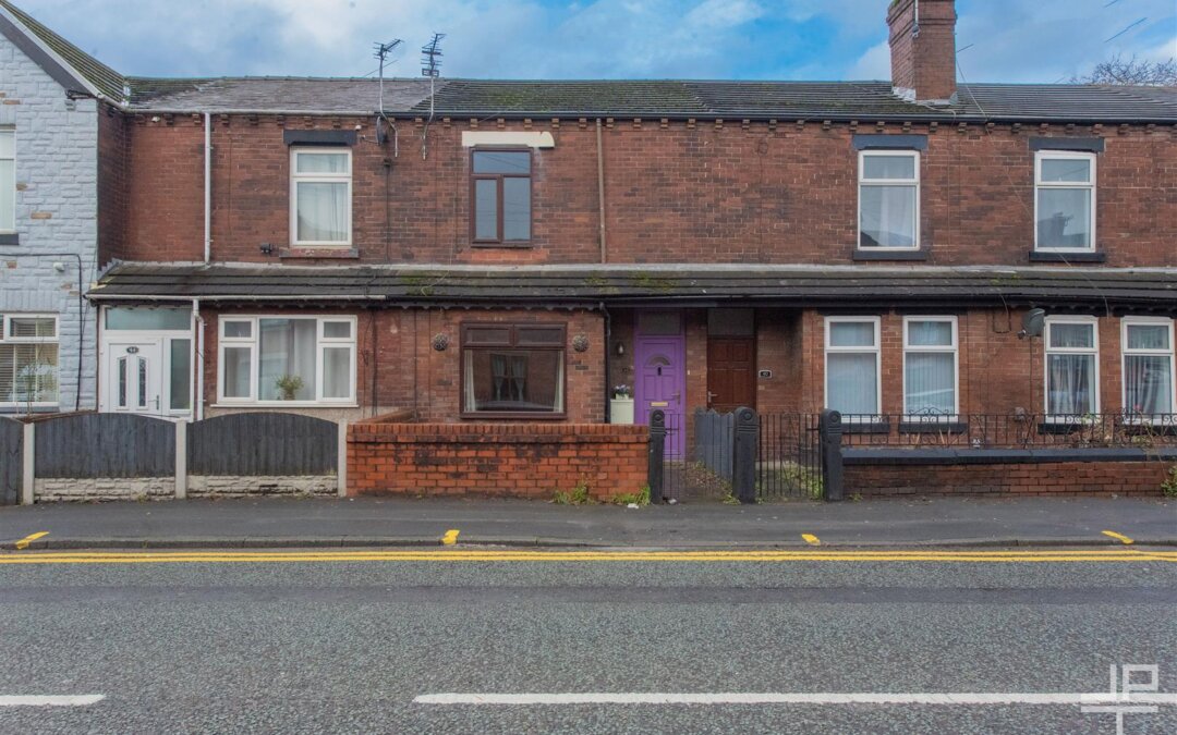 Warrington Road, Abram, Wigan, WN2 5QF