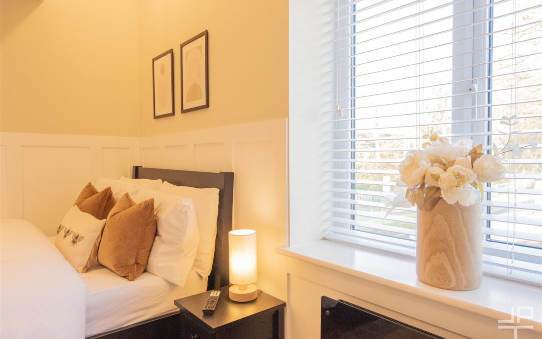 Rochdale Old Road, Bury, BL9 7LR