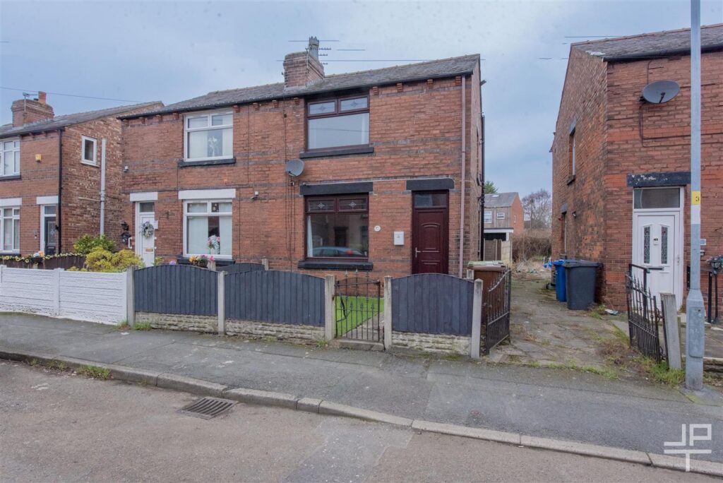 New Street, Platt Bridge, Wigan, WN2 5JB