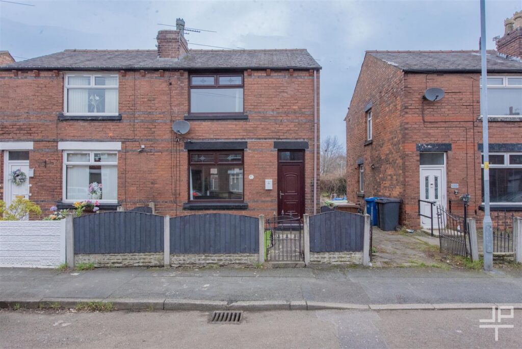 New Street, Platt Bridge, Wigan, WN2 5JB