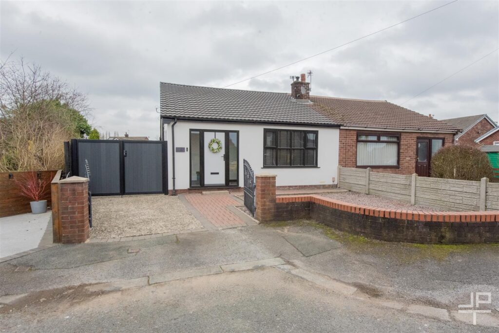 Dalkeith Road, Hindley Green, Wigan, WN2 4PD