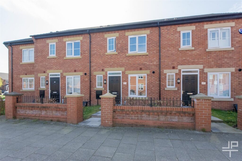 Plank Lane, Leigh, WN7 4BB