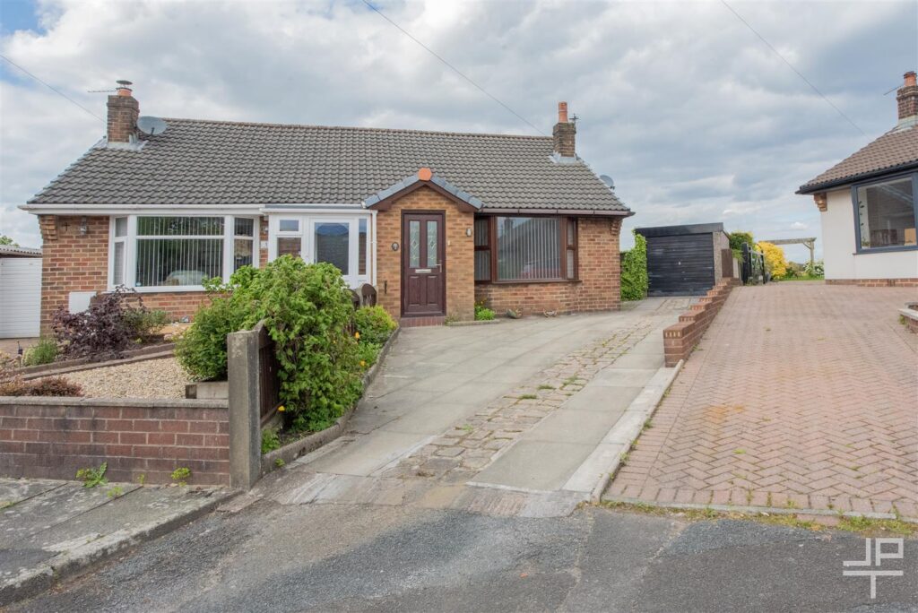 Heatons Grove, Westhoughton, Bolton, BL5 3EW