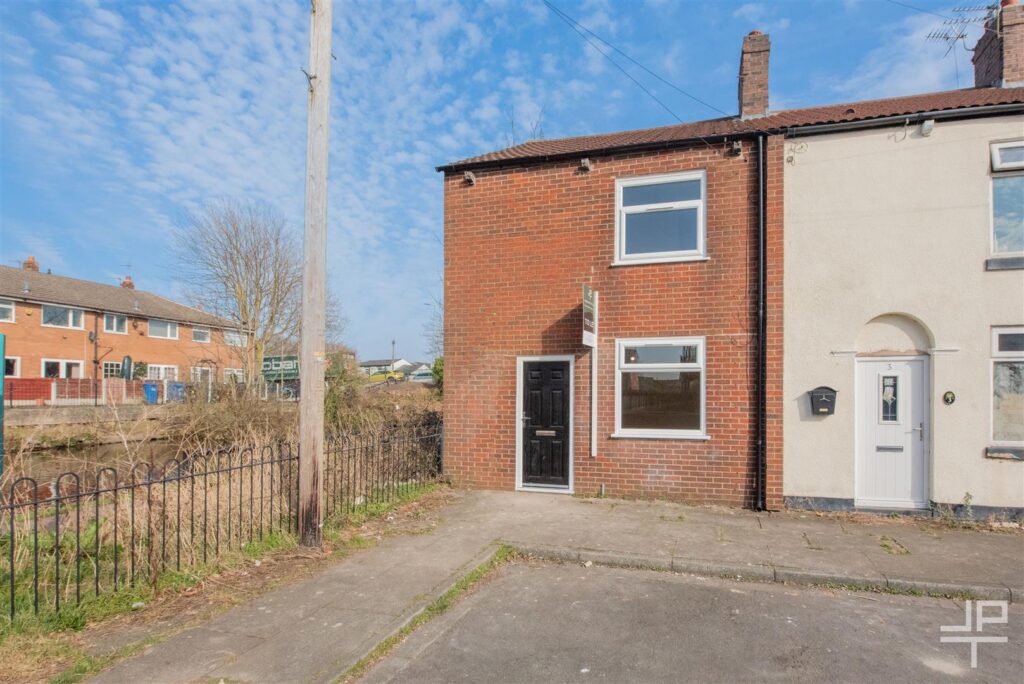Elizabeth Street, Leigh, WN7 3AA