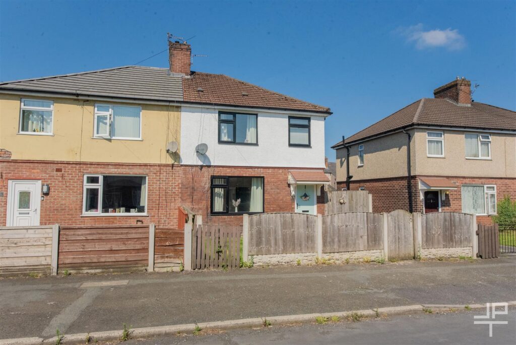 Elliott Avenue, Golborne, Warrington, WA3 3DU