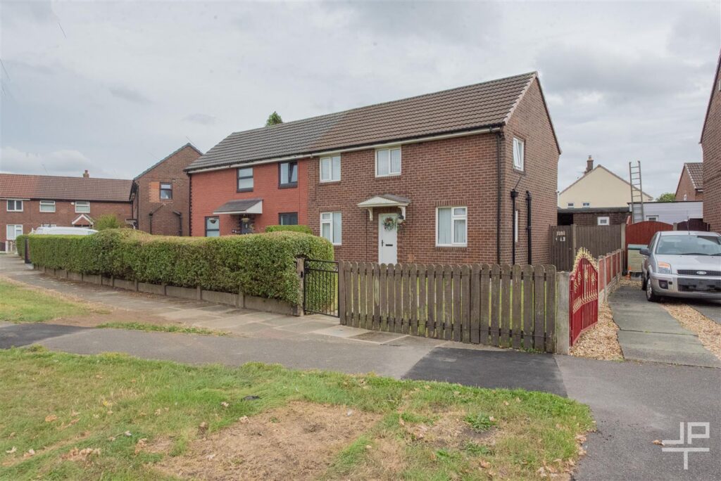 Derby Road, Golborne, Warrington, WA3 3JN