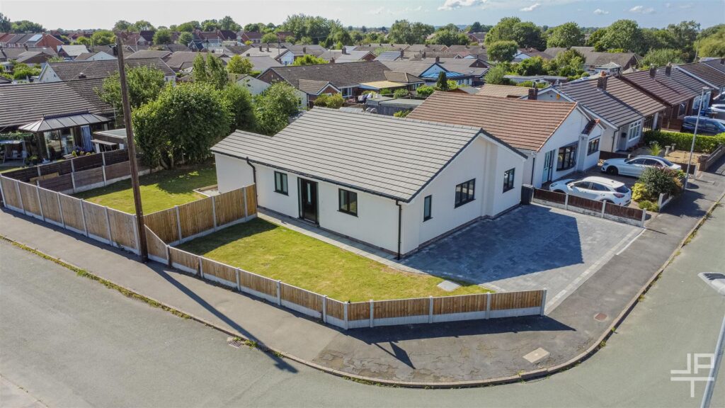 Thornbury Avenue, Lowton, Warrington, WA3 2PG