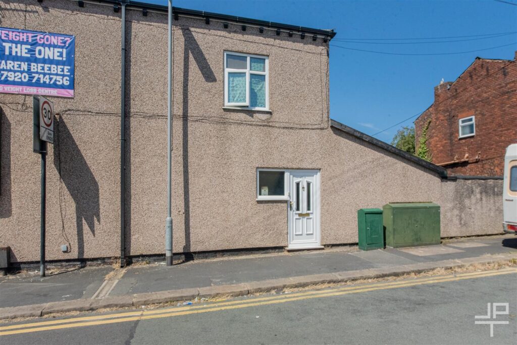Atherton Road, Hindley, Wigan, WN2 3EE