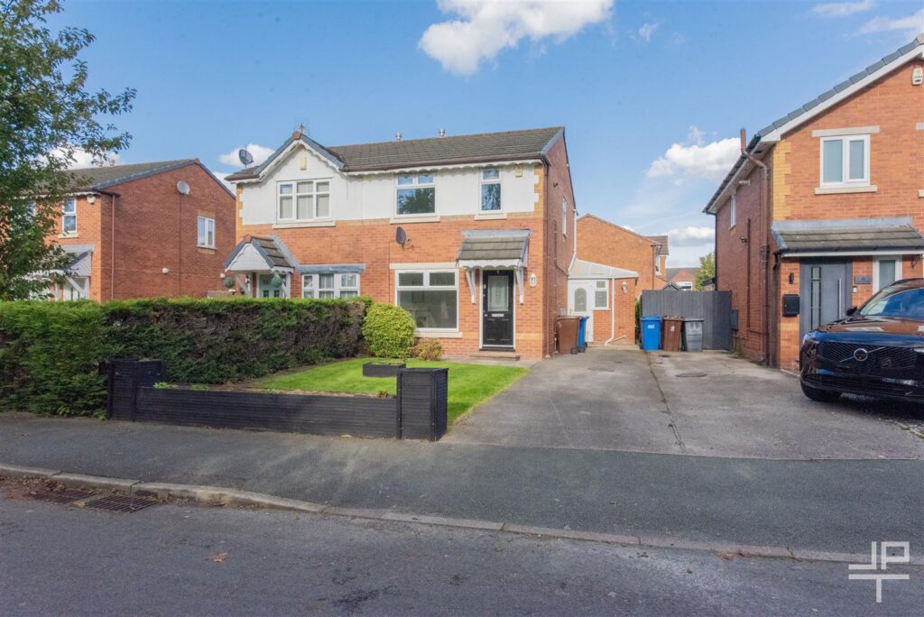 Bainbridge Avenue, Lowton, Warrington, WA3 2DJ