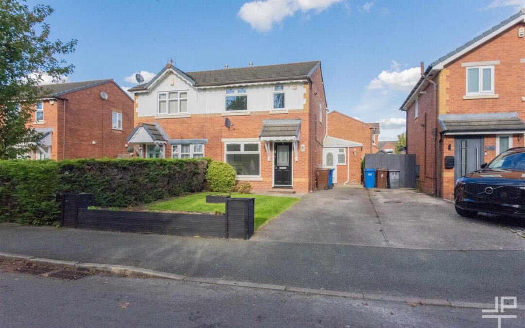 Bainbridge Avenue, Lowton, Warrington, WA3 2DJ