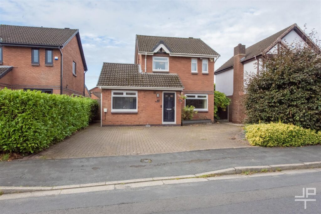 Lane Head Avenue, Lowton, Warrington, WA3 2TB