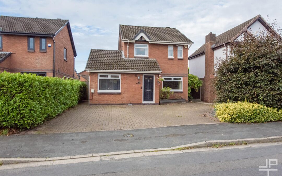 Lane Head Avenue, Lowton, Warrington, WA3 2TB