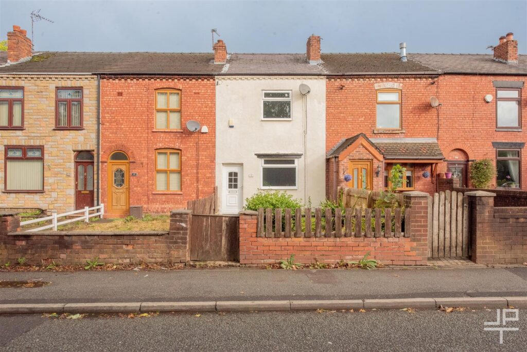 Smiths Lane, Hindley Green, Wigan, WN2 4XR